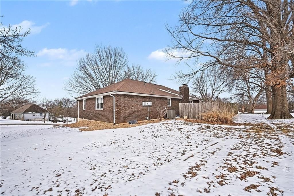 7807 NW Schott Drive — photo 30