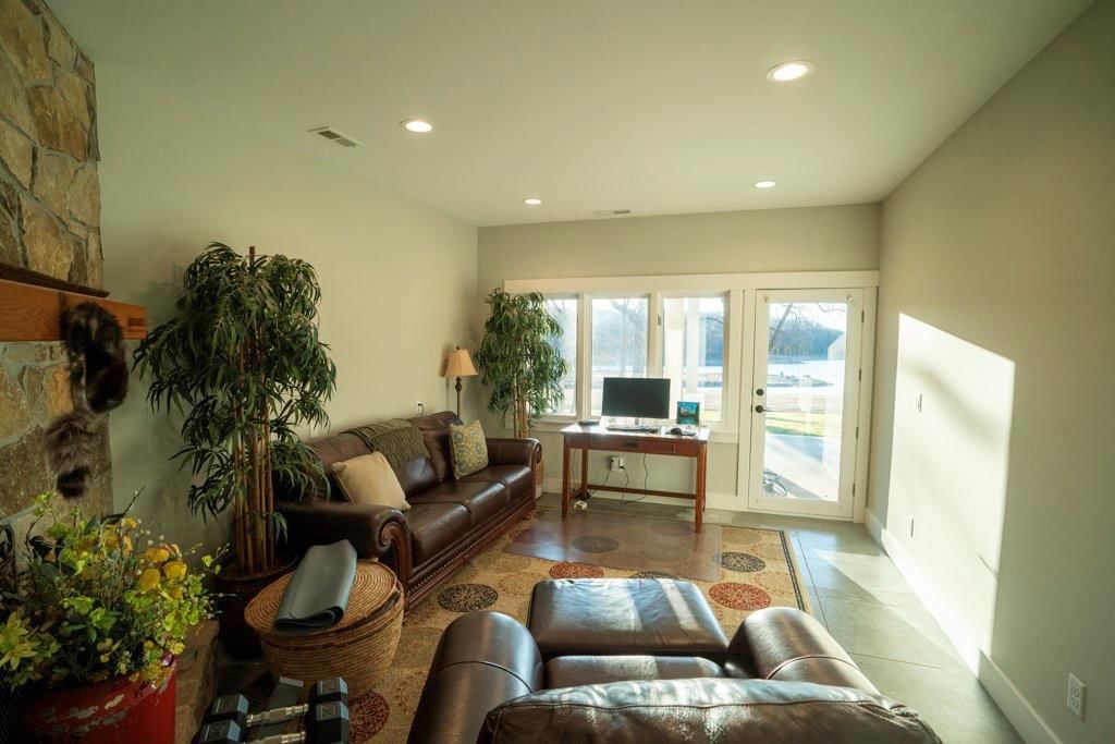 862 E 900 Road — photo 48