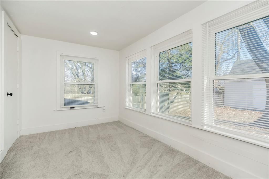 1529 S Harvard Avenue — photo 7
