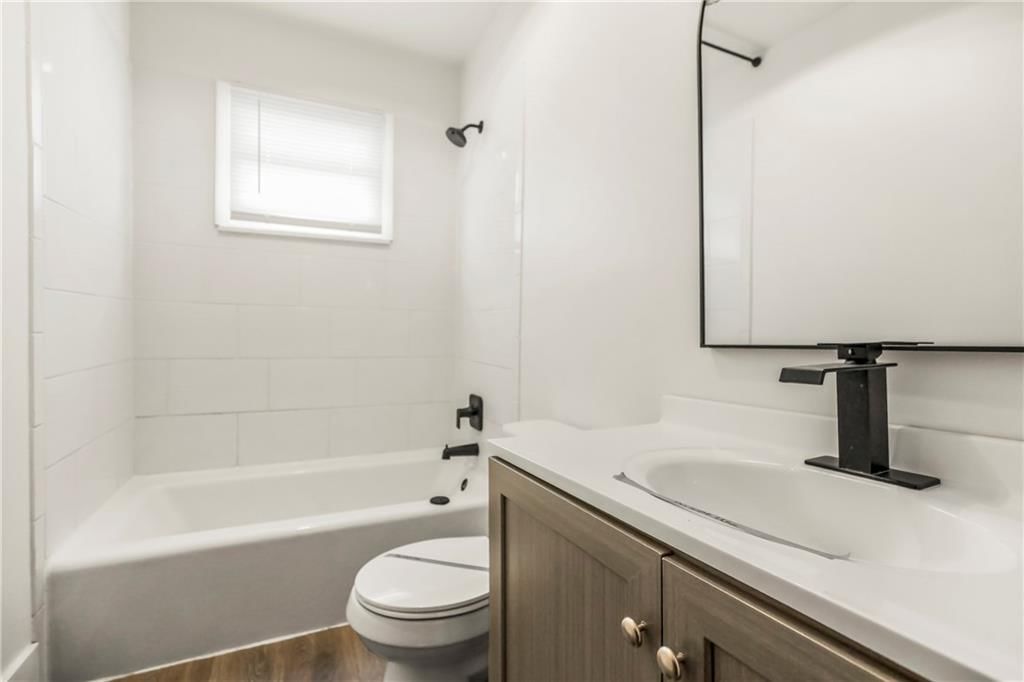 1529 S Harvard Avenue — photo 10