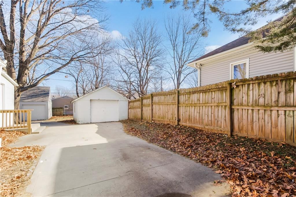 1529 S Harvard Avenue — photo 13