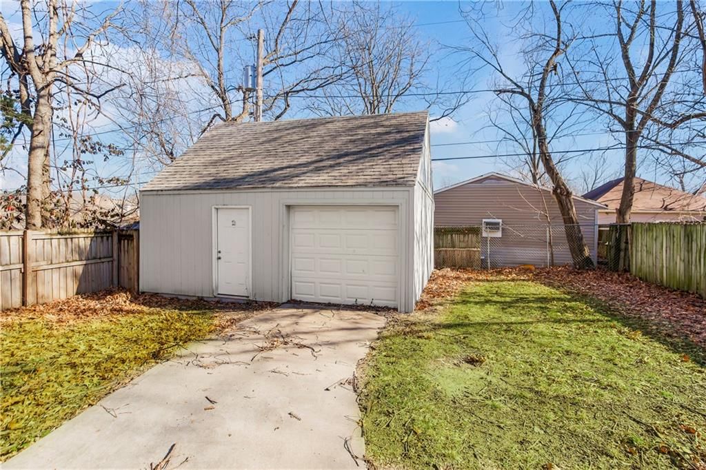 1529 S Harvard Avenue — photo 15