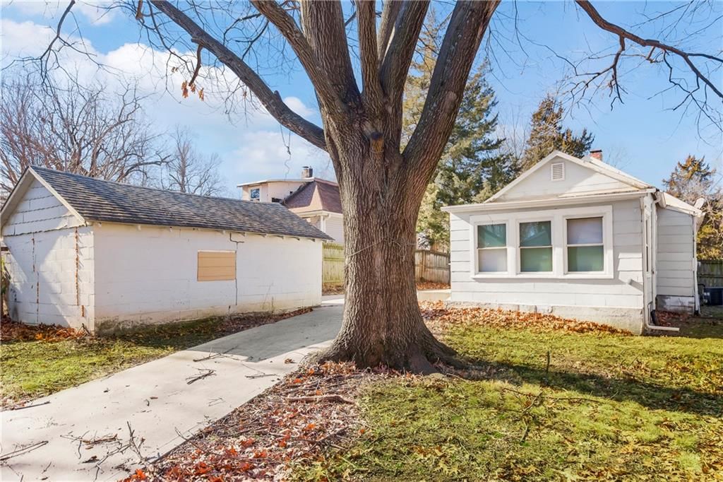 1529 S Harvard Avenue — photo 16
