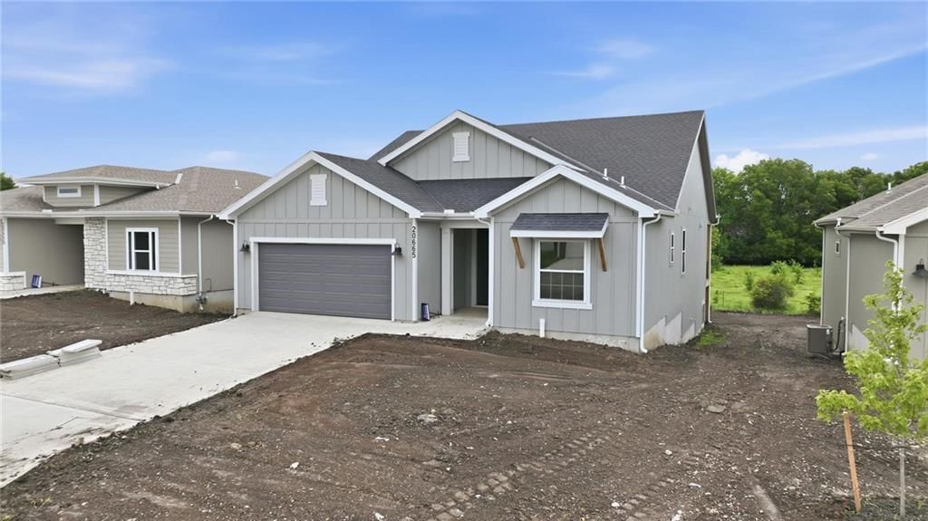 20665 Skyview Lane, Spring Hill, KS: listing photo 2
