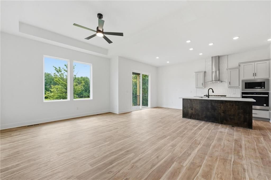 20665 Skyview Lane, Spring Hill, KS: listing photo 3