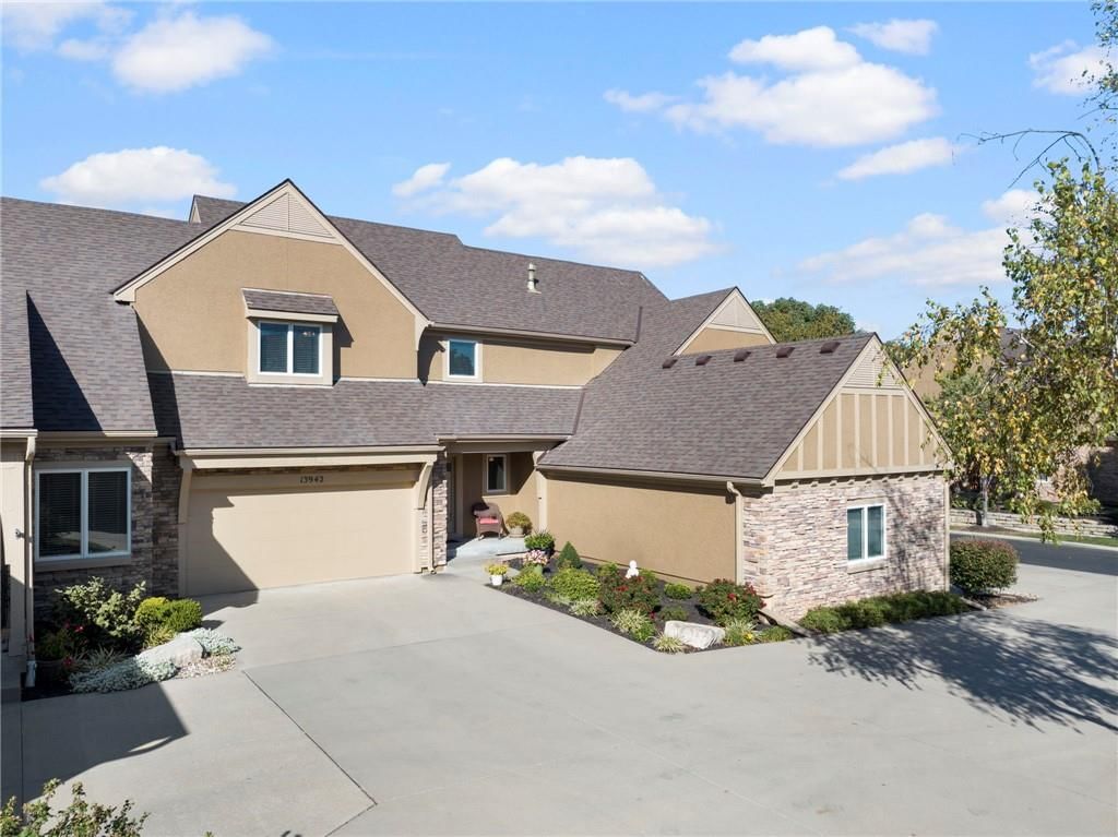 13942 S Summit Street, Olathe, KS