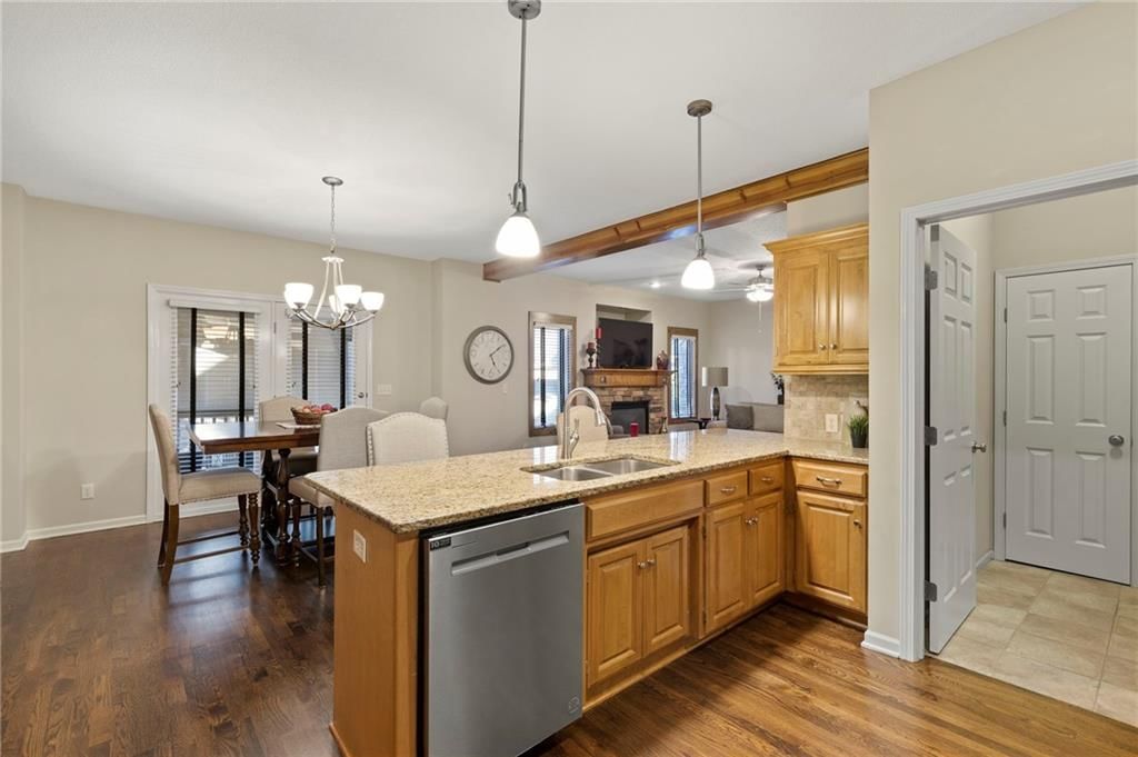 13942 S Summit Street — photo 12