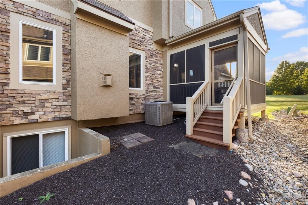 13942 S Summit Street — photo 31