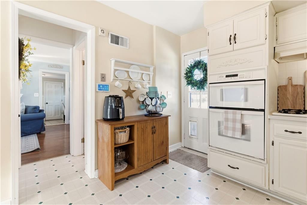 410 NE POPLAR Drive — photo 8