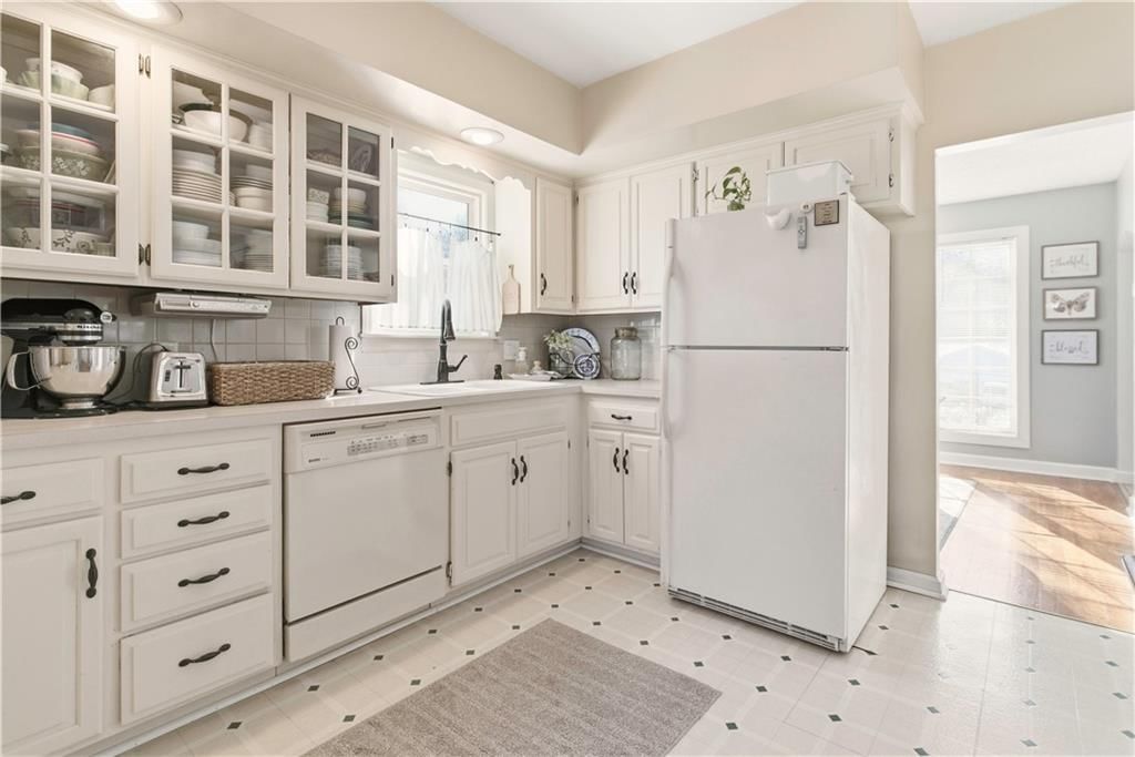 410 NE POPLAR Drive — photo 10
