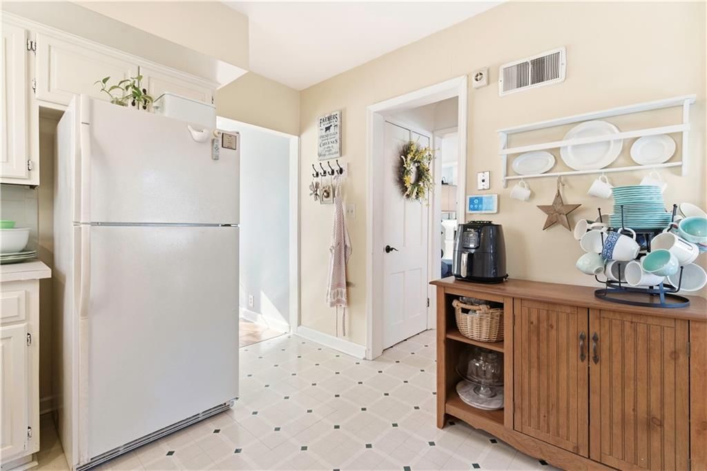410 NE POPLAR Drive — photo 11
