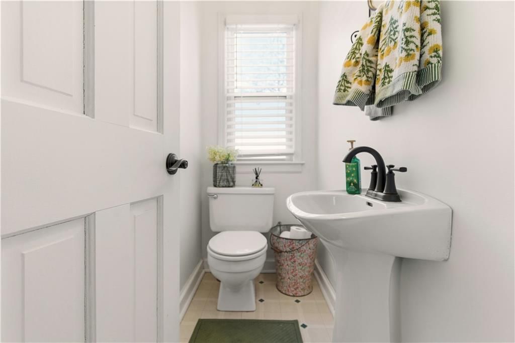 410 NE POPLAR Drive — photo 12