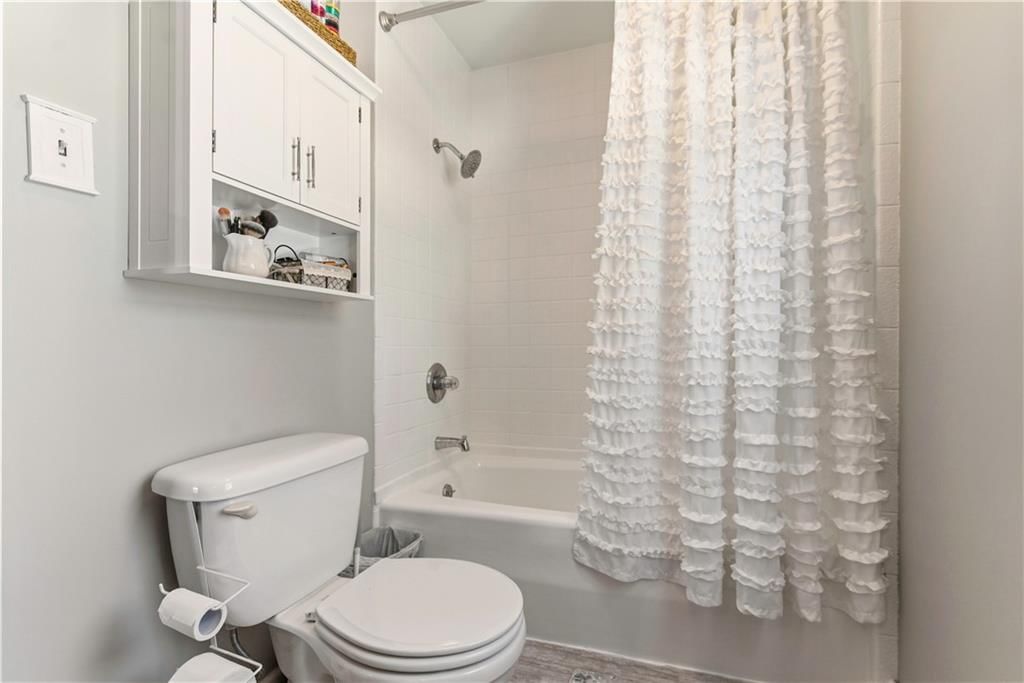 410 NE POPLAR Drive — photo 17