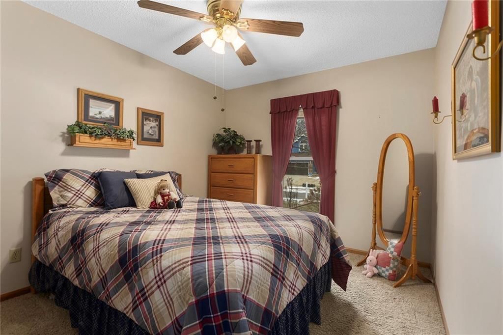 408 NW Leann Drive — photo 18