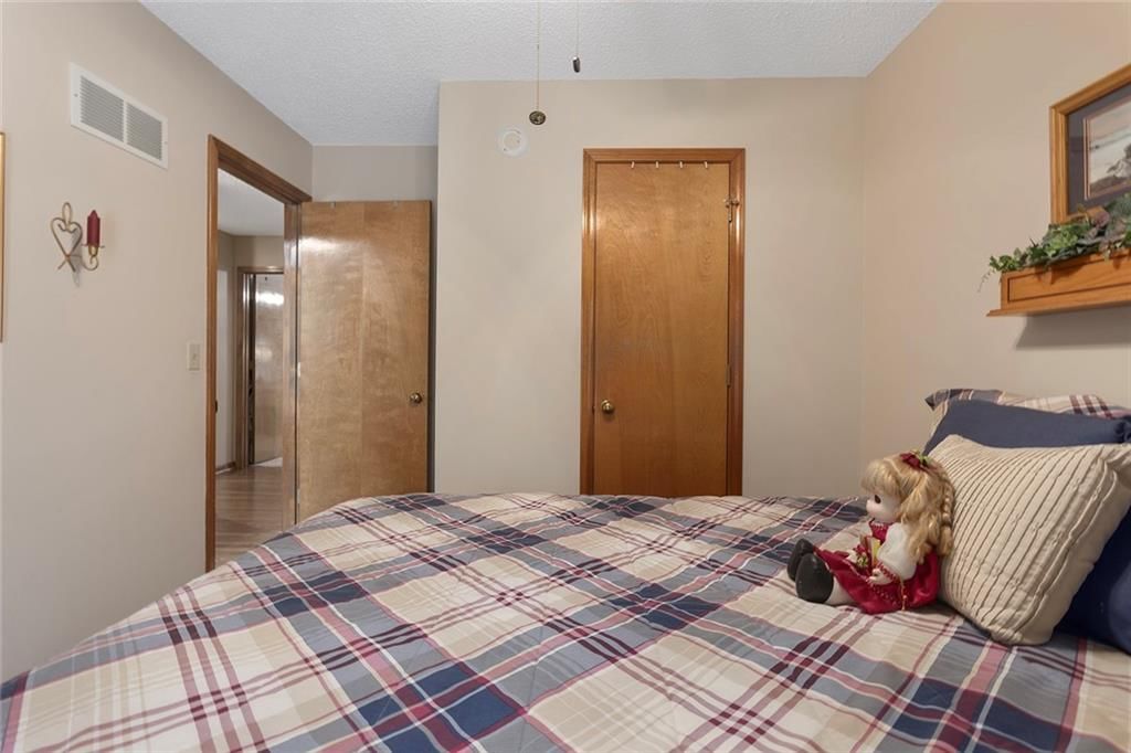 408 NW Leann Drive — photo 19