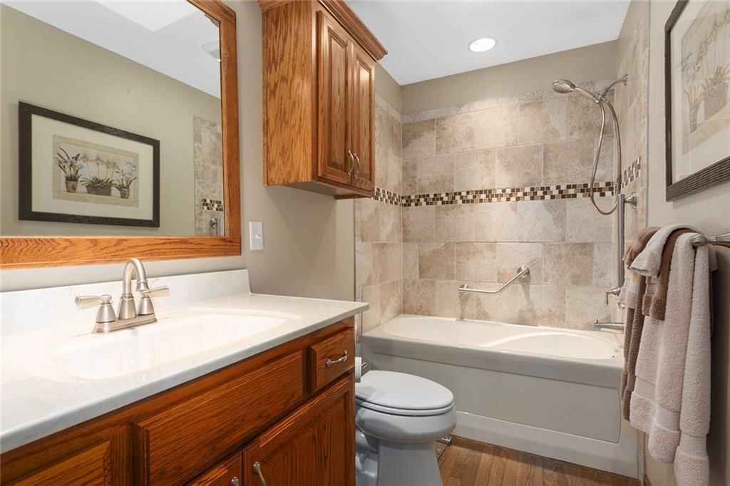 408 NW Leann Drive — photo 20
