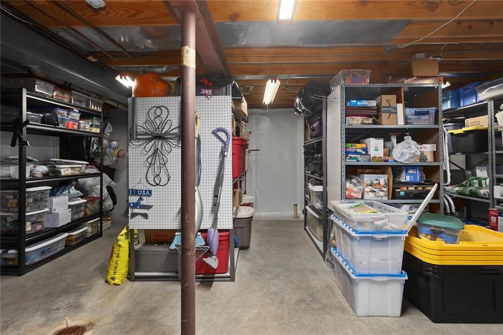 408 NW Leann Drive — photo 29