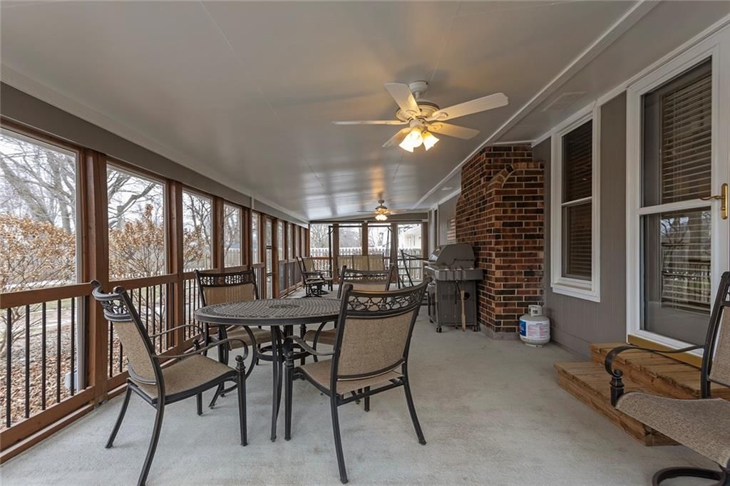 408 NW Leann Drive — photo 30