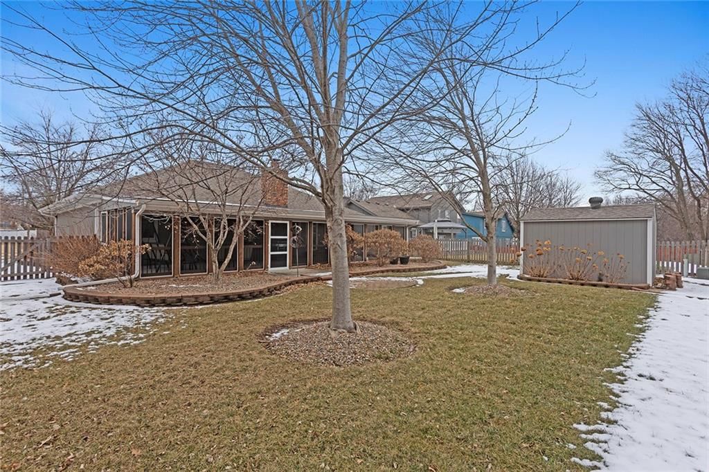 408 NW Leann Drive — photo 34