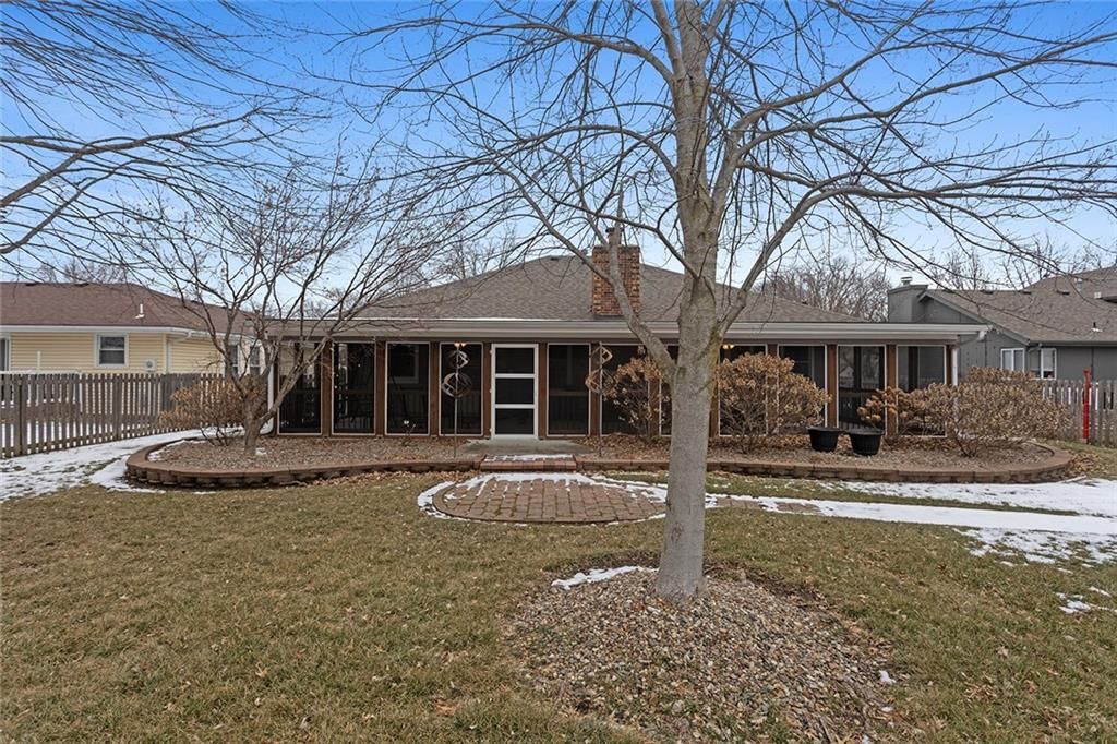 408 NW Leann Drive — photo 35