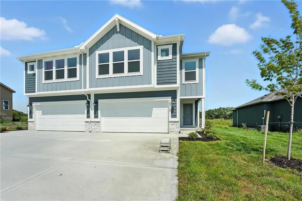 19710 W 195th Place, Spring Hill, KS
