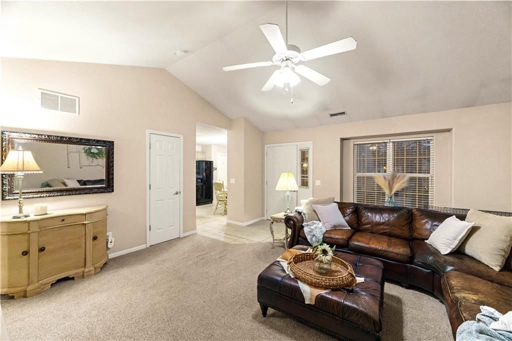 1528 Legend Trail Drive — photo 5
