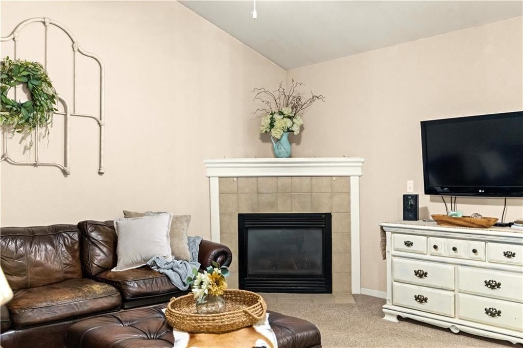 1528 Legend Trail Drive — photo 9