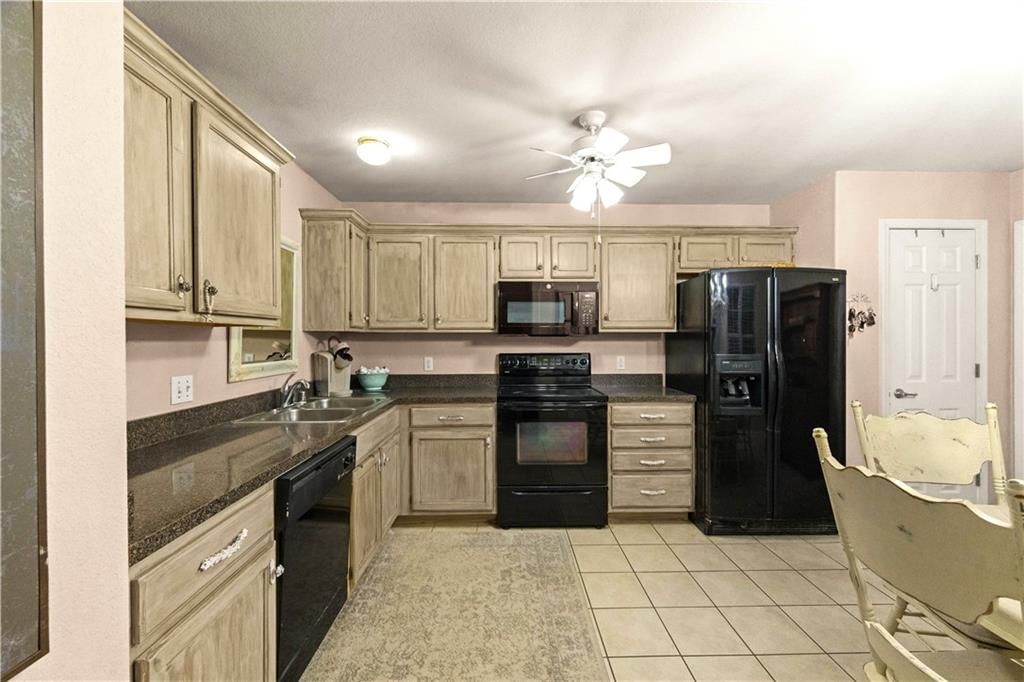 1528 Legend Trail Drive — photo 10