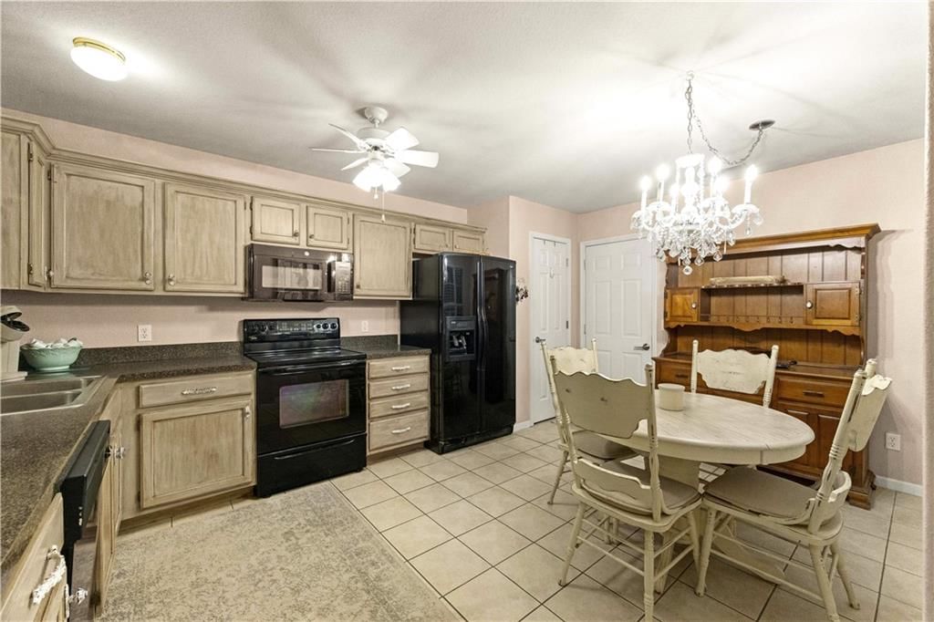 1528 Legend Trail Drive — photo 11