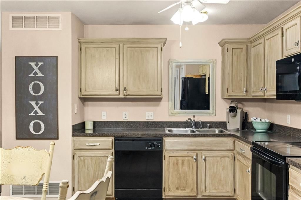 1528 Legend Trail Drive — photo 13