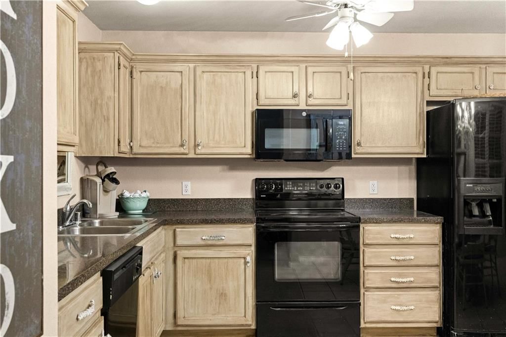 1528 Legend Trail Drive — photo 14