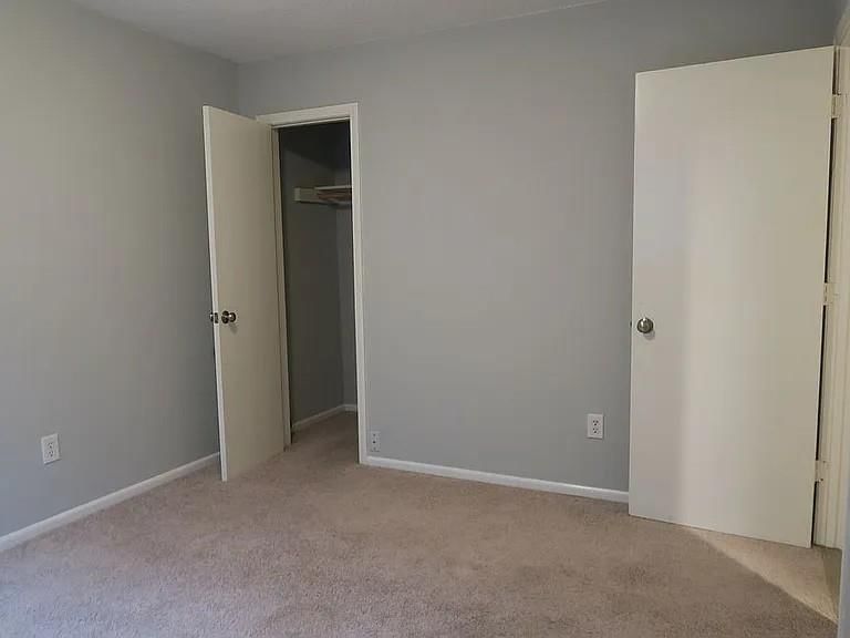 4701 Roe Lane — photo 16
