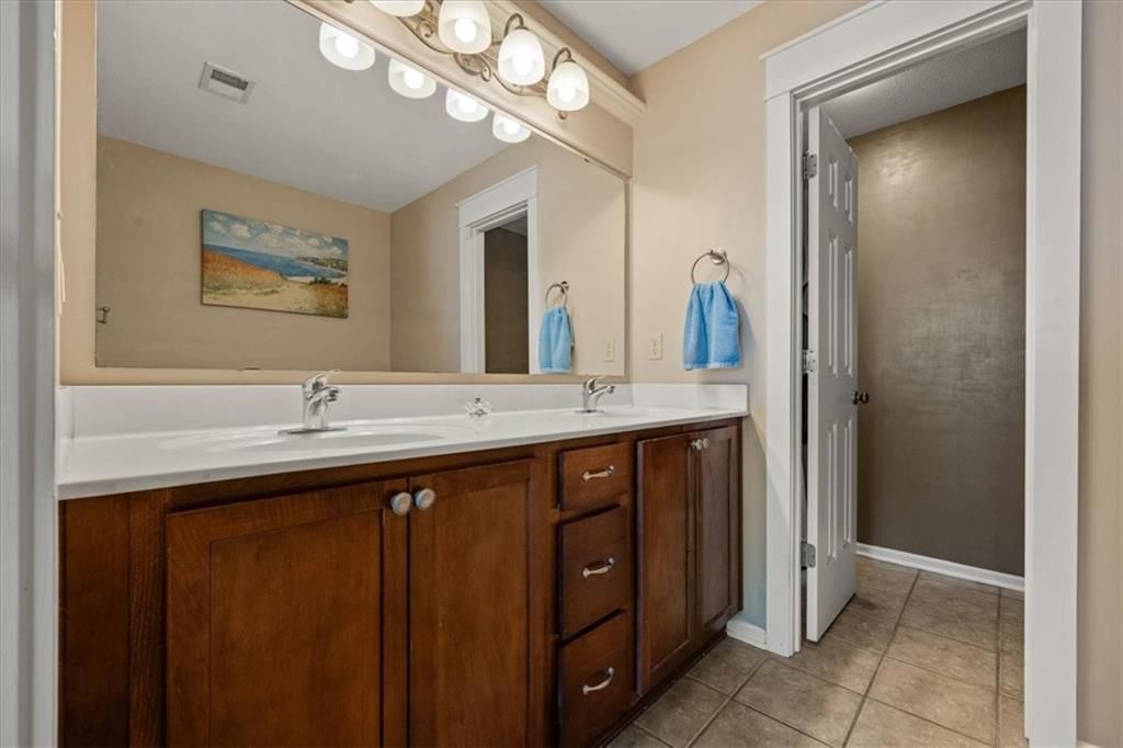 2904 Howell Street — photo 23