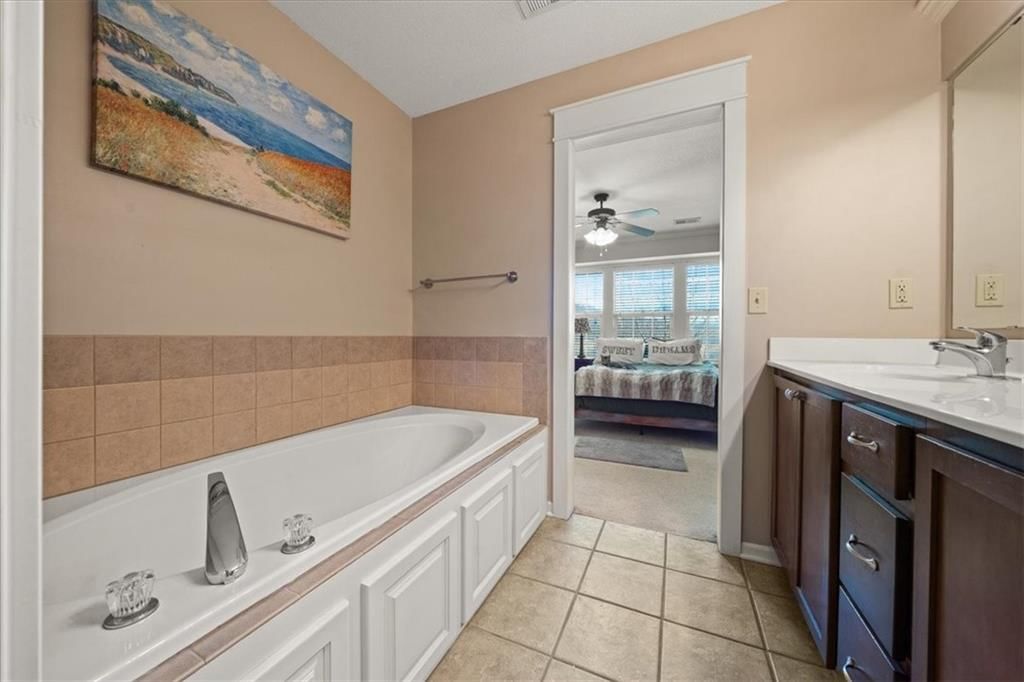 2904 Howell Street — photo 24