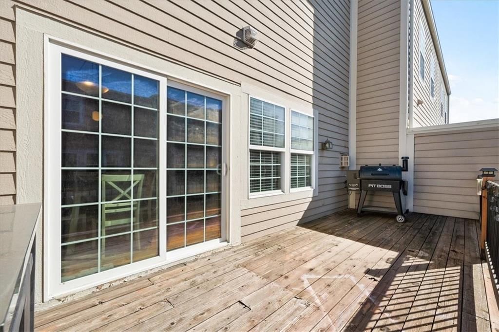2904 Howell Street — photo 30