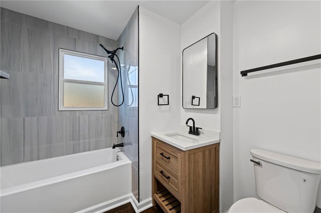 128 Logan Street — photo 16
