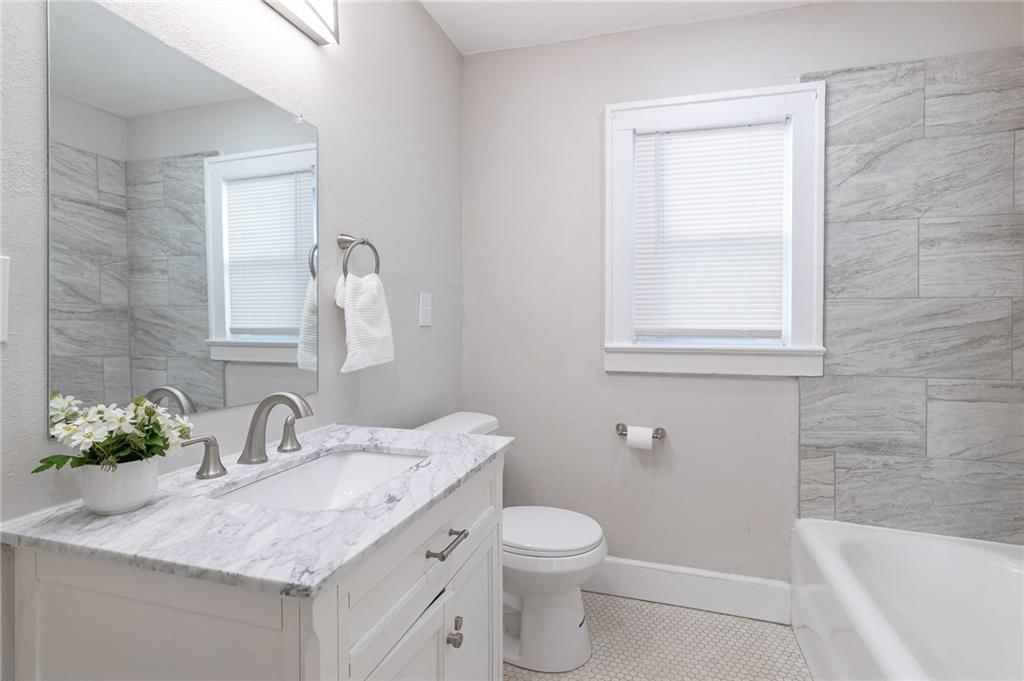 2237 Hardesty Avenue — photo 20