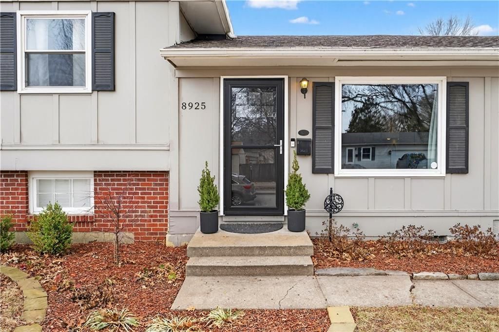 8925 W 101st Street — photo 2