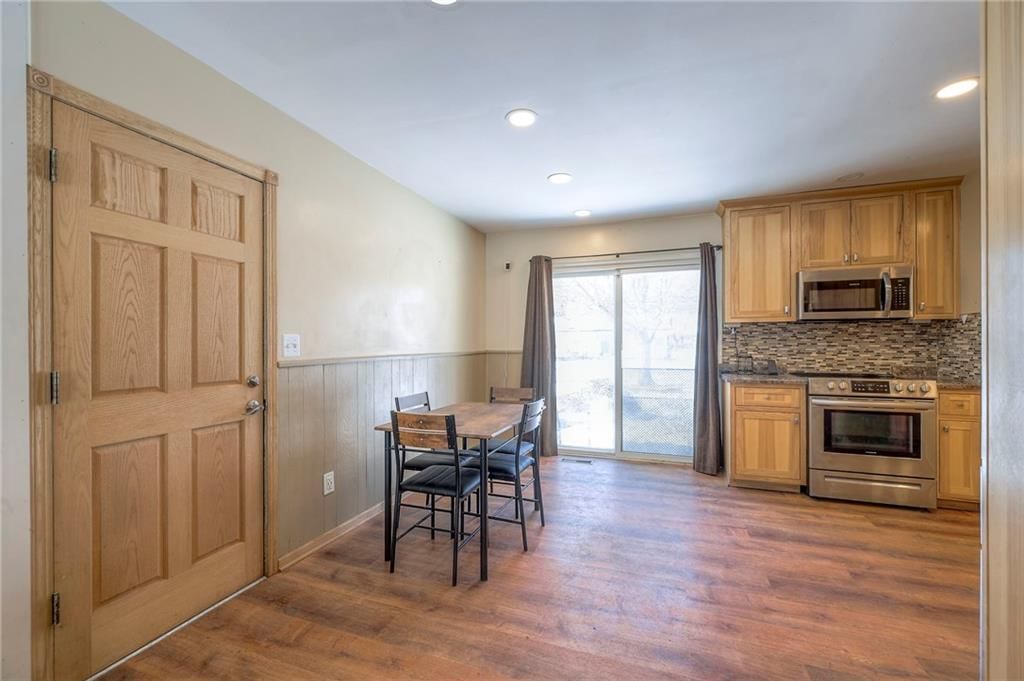 402 Prairie Lane — photo 9