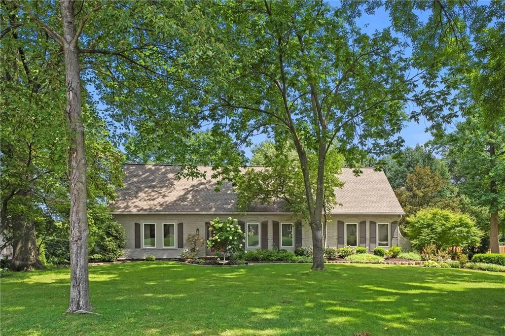 9815 Overbrook Road, Leawood, KS