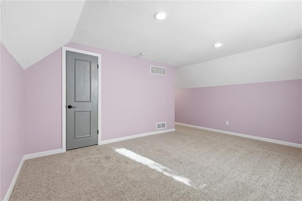 9815 Overbrook Road — photo 32