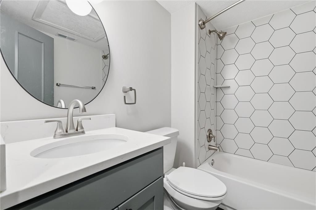 9815 Overbrook Road — photo 33
