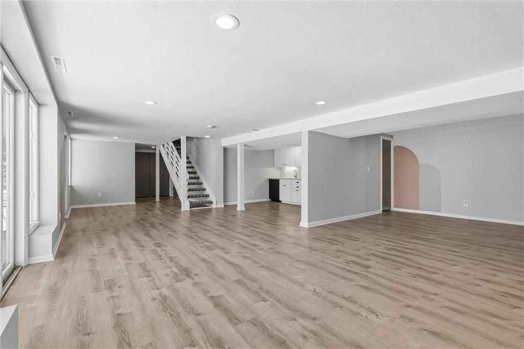 9815 Overbrook Road — photo 36
