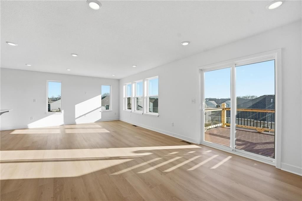 19719 W 195th Place — photo 6