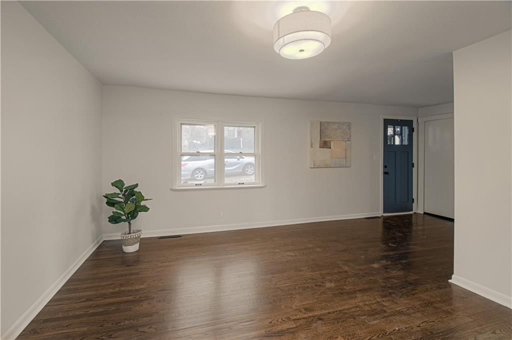 212 S High Street — photo 3