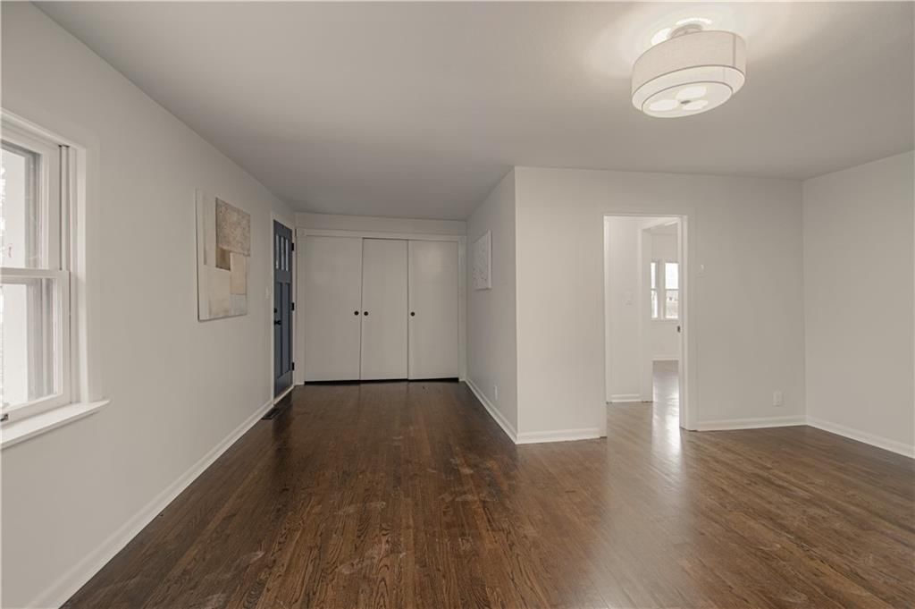 212 S High Street — photo 4