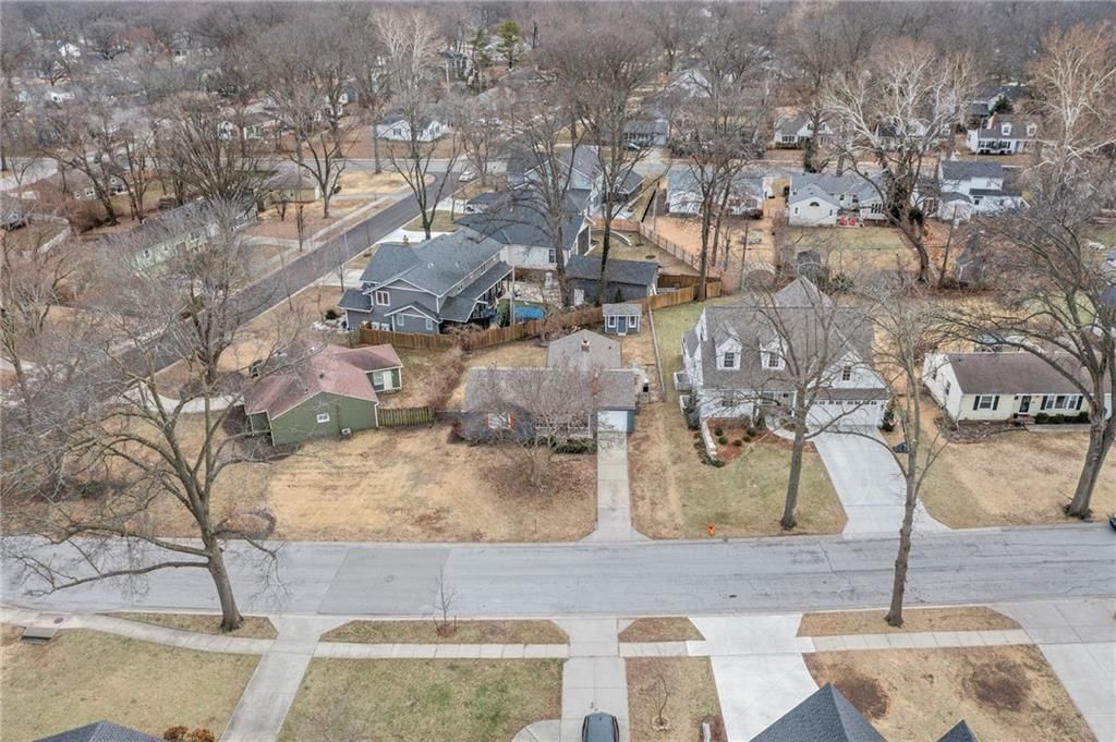 4907 W 70 Terrace — photo 35