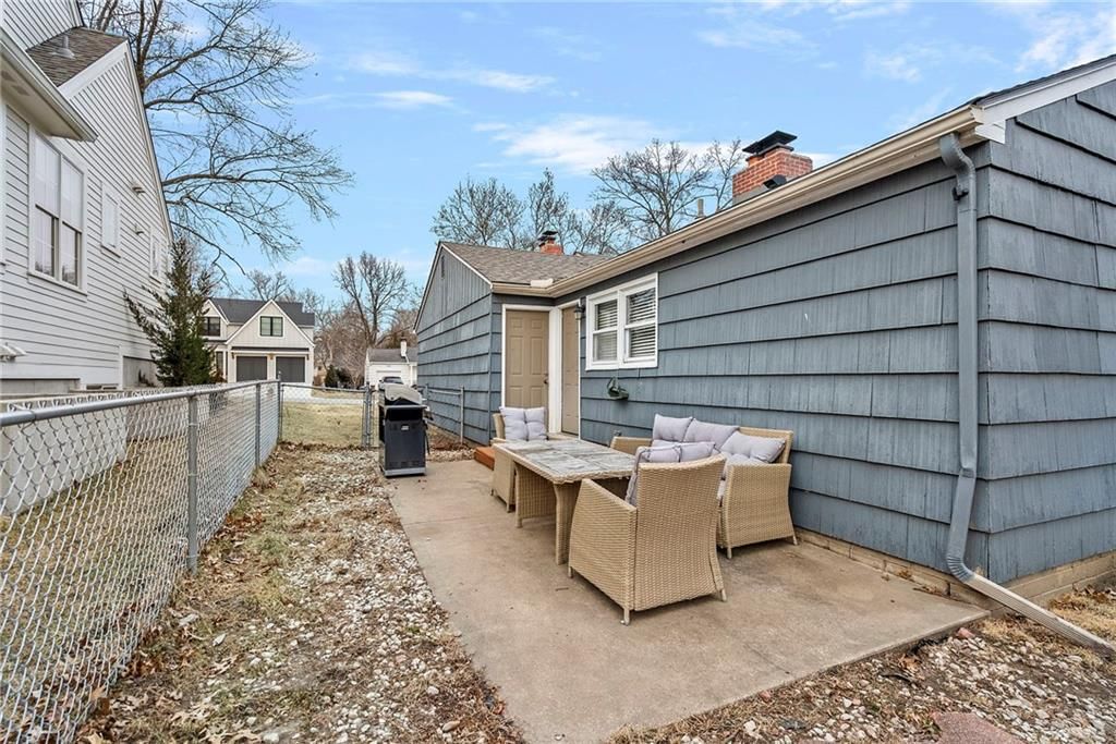 4907 W 70 Terrace — photo 37