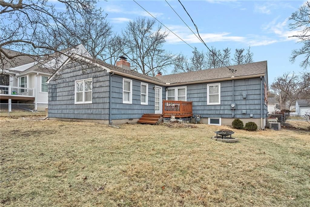 4907 W 70 Terrace — photo 44