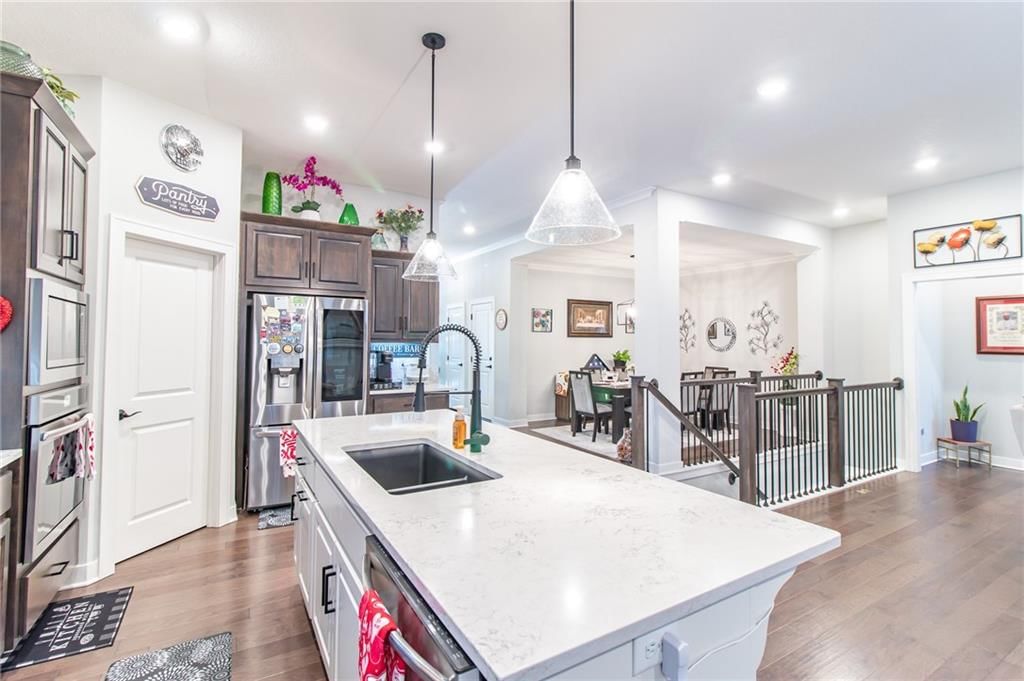520 SE David Road — photo 8